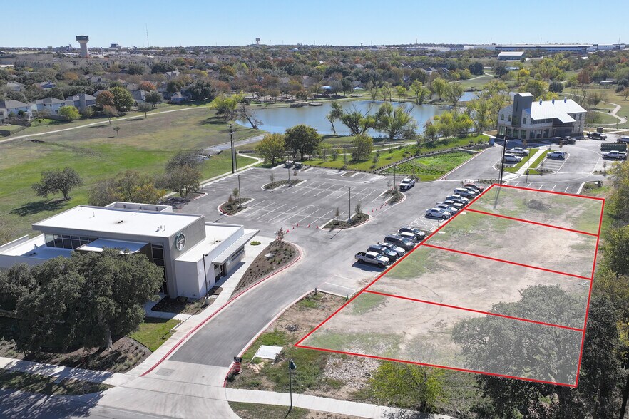835 Main St, Buda, TX à louer - Photo de l’immeuble – Image 1 sur 8