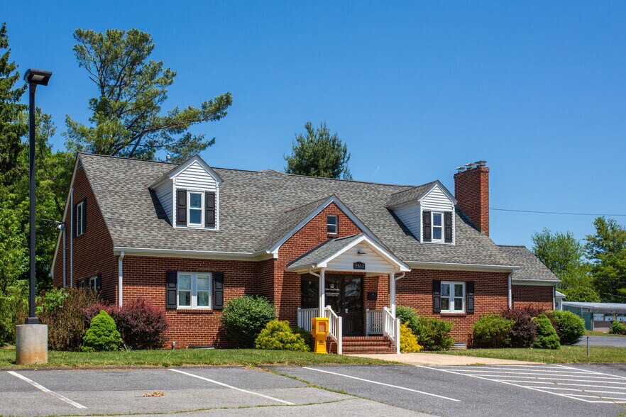 2352 Jefferson Hwy, Waynesboro, VA à vendre - Photo de l’immeuble – Image 2 sur 64