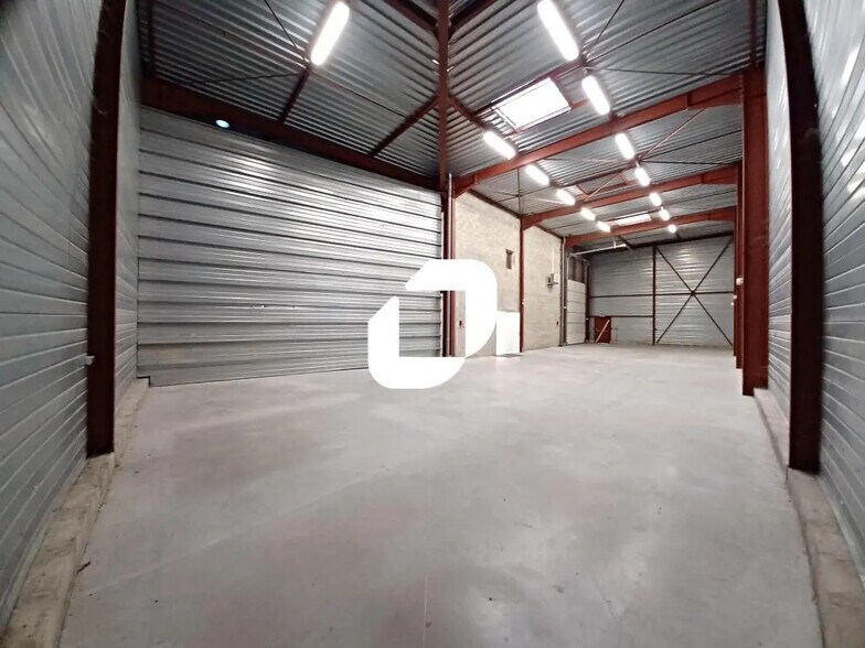 Local d’activités dans Chelles à louer - Photo intérieure – Image 3 sur 9