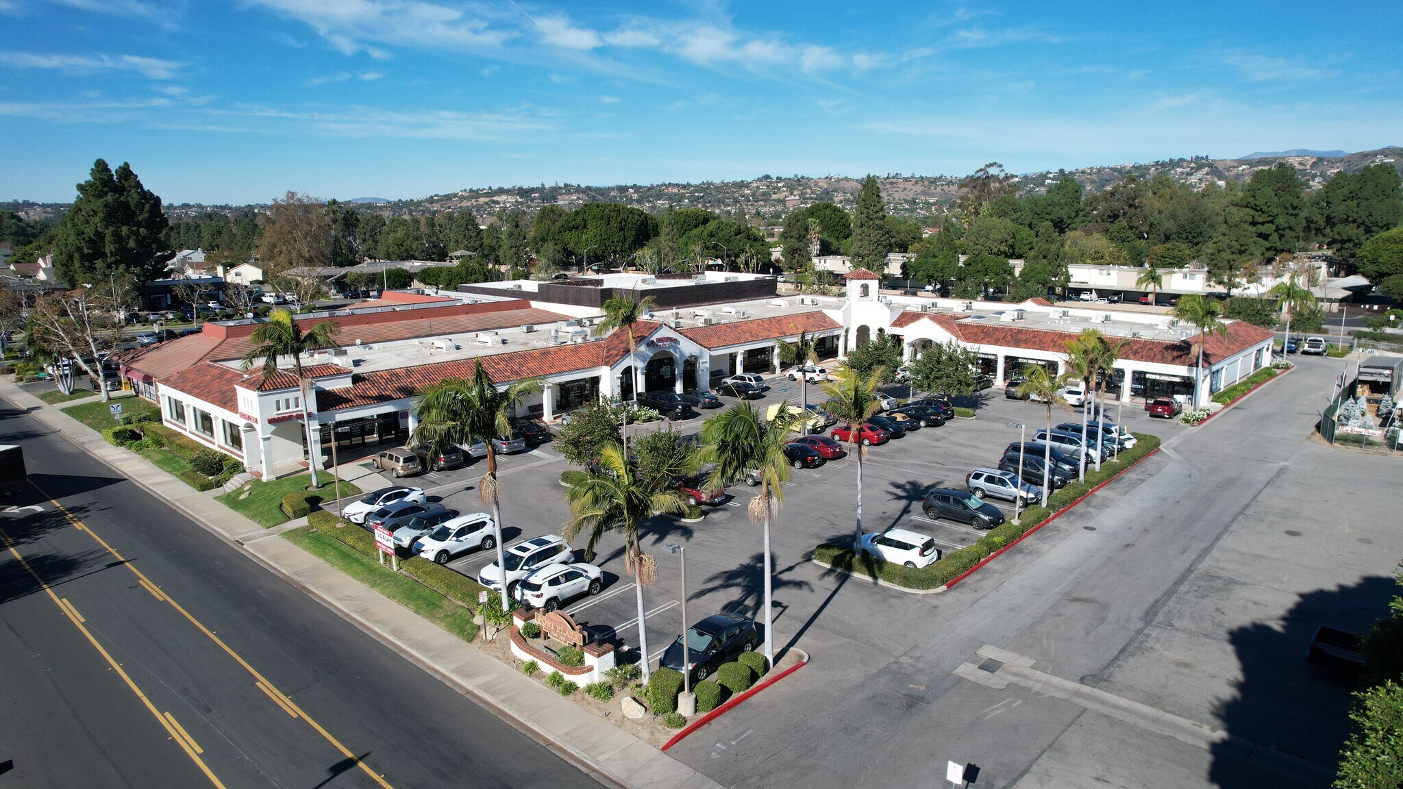 2101 Pickwick Dr, Camarillo, CA à vendre Photo principale– Image 1 sur 10