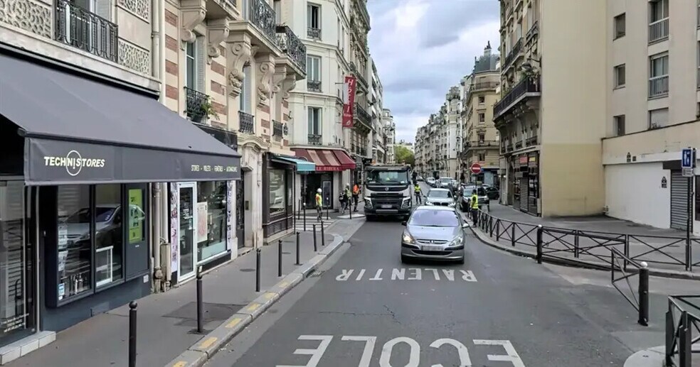 Local commercial dans Paris à louer - Photo de l’immeuble – Image 2 sur 5