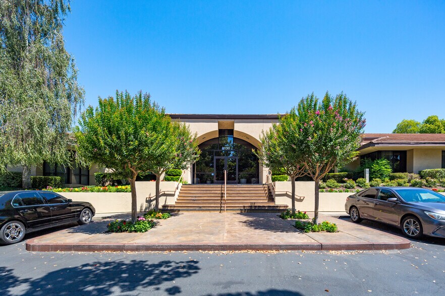 2130 Professional Dr, Roseville, CA à louer - Photo de l’immeuble – Image 3 sur 5