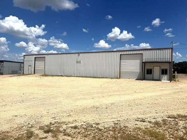 3517 W Highway 90, Seguin, TX à louer Photo de l’immeuble– Image 1 sur 6