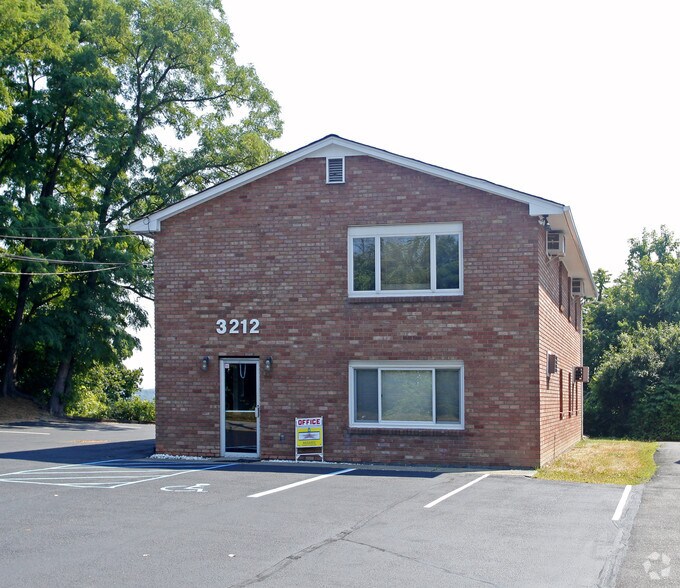 3212 US Route 9W, New Windsor Township, NY à louer - Photo de l’immeuble – Image 2 sur 4