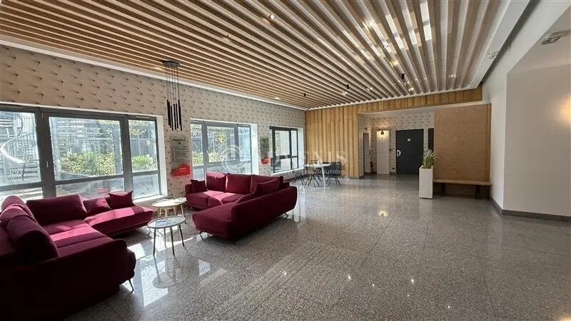 Bureau dans Lognes à louer - Photo de l’immeuble – Image 1 sur 8