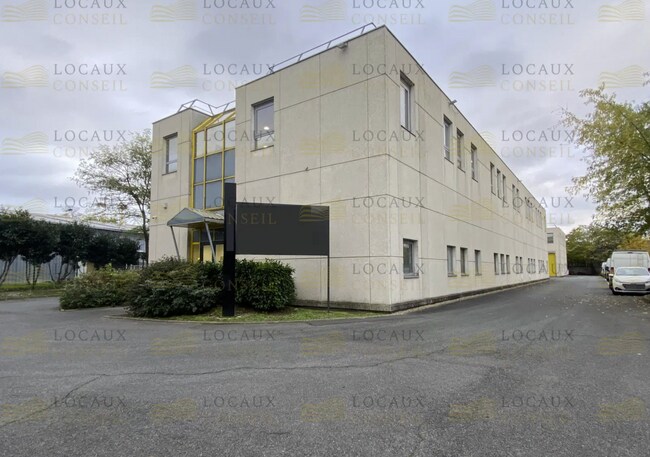 Plus de détails pour Local d'activités à louer