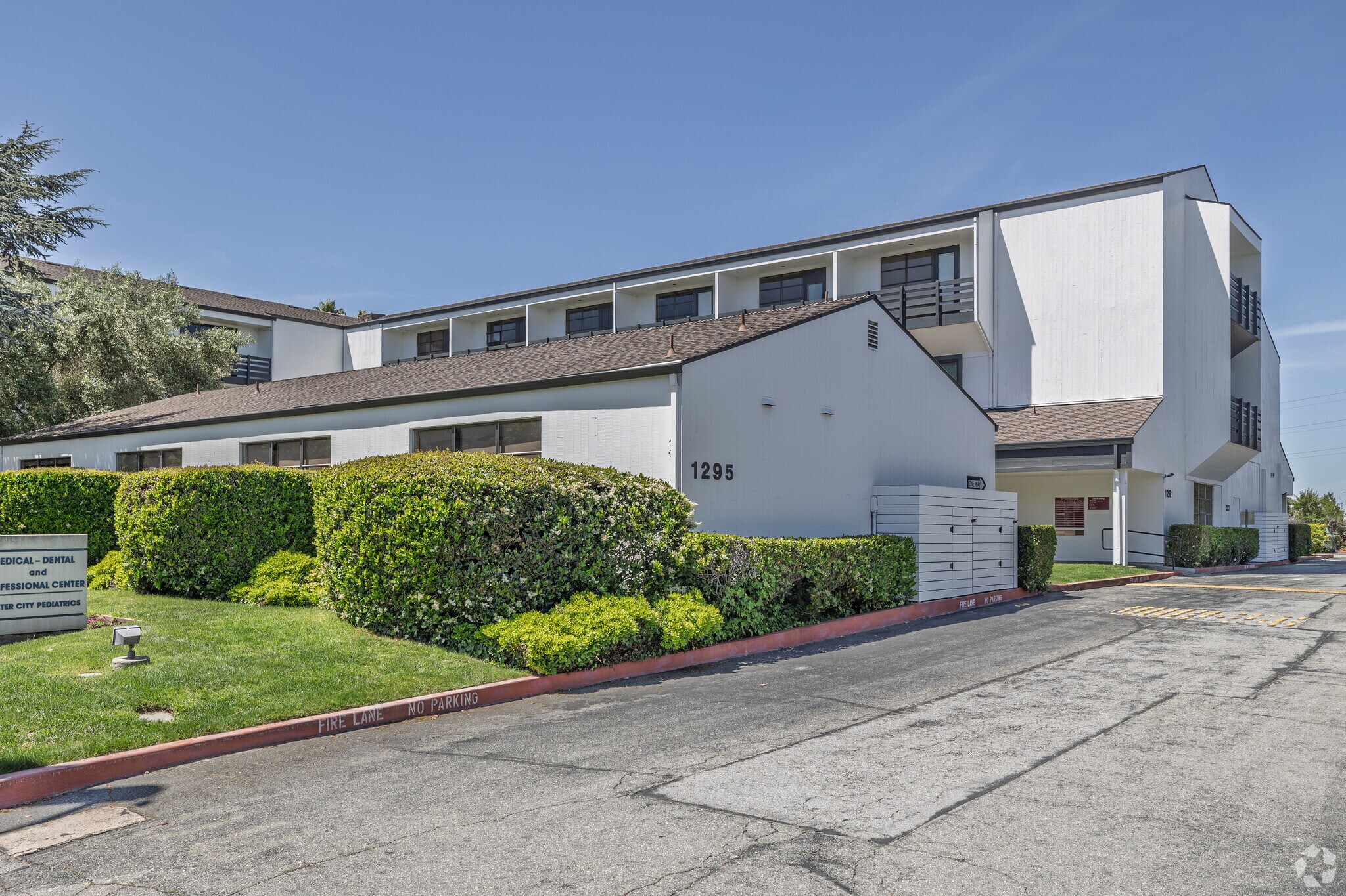 1291 E Hillsdale Blvd, Foster City, CA à louer Photo principale– Image 1 sur 7