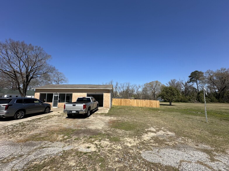 201 King E st, Bethune, SC à louer - Photo de l’immeuble – Image 2 sur 6