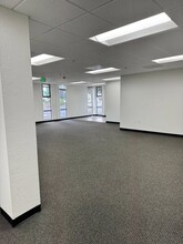 1710 S Amphlett Blvd, San Mateo, CA à louer Photo intérieure– Image 2 sur 4