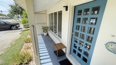 105 S Riverside Dr, Indialantic, FL à louer Photo de l’immeuble– Image 1 sur 13