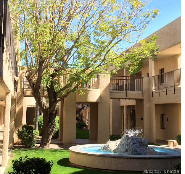 1661 N Swan Rd, Tucson, AZ à louer - Photo de l’immeuble – Image 3 sur 4
