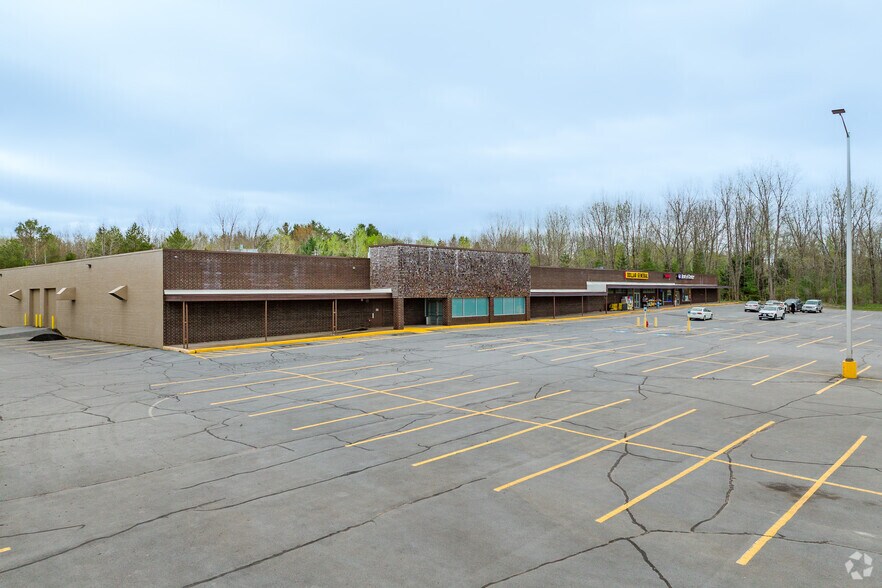 700-702 W End Ave, Carthage, NY à louer - Photo principale – Image 1 sur 1