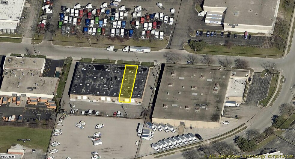 694-704 N Larch Ave, Elmhurst, IL à louer - Photo de l’immeuble – Image 3 sur 4