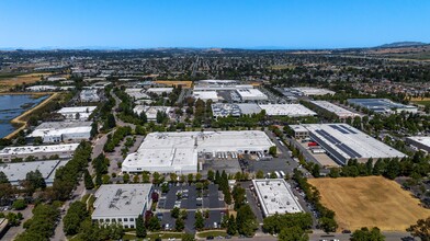 2200-2240 S McDowell Boulevard Ext, Petaluma, CA - VUE AÉRIENNE  vue de carte - Image1