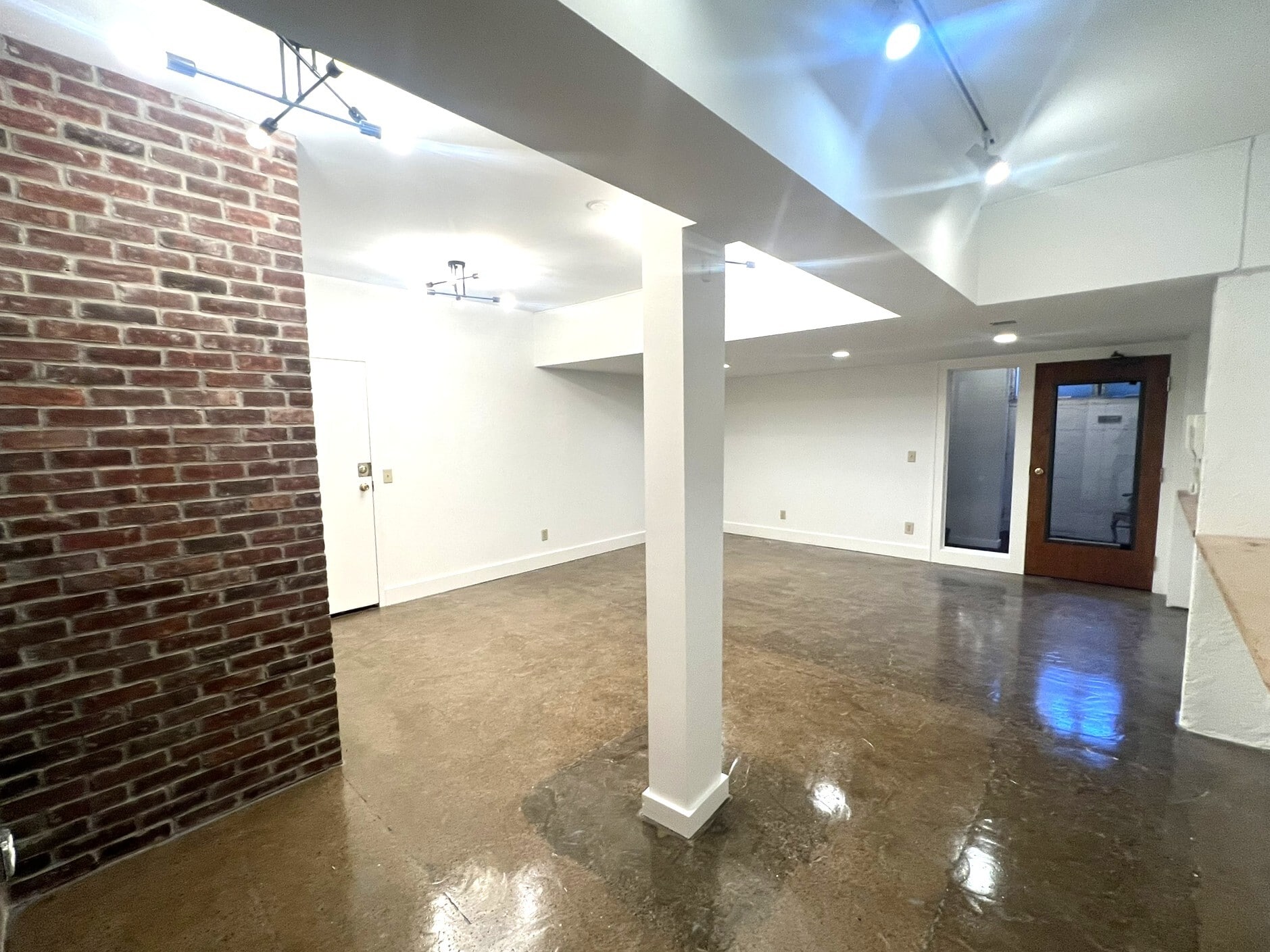 27-29 E Russell St, Columbus, OH à louer Photo intérieure– Image 1 sur 10