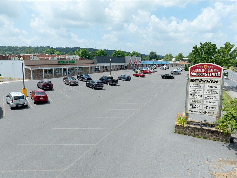 299-335 E Chestnut St, Mifflinburg, PA à louer - Photo de l’immeuble – Image 2 sur 8