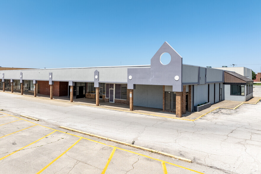 229 Mattis Ave, Champaign, IL à louer - Photo de l’immeuble – Image 3 sur 7