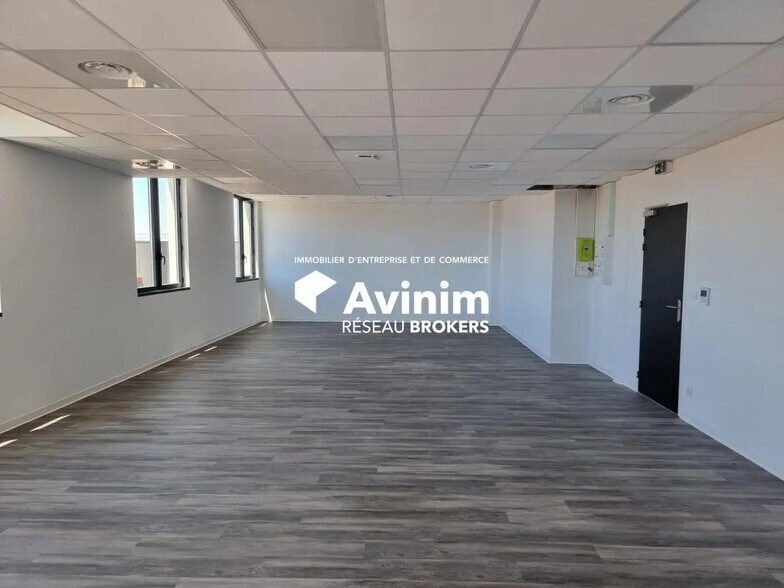 Bureau dans Sète à vendre - Photo de l’immeuble – Image 1 sur 4