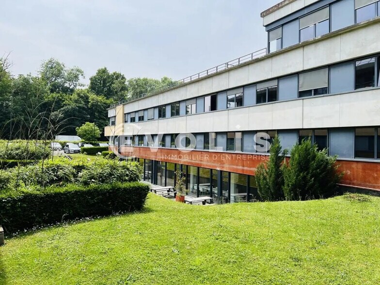 Bureau dans Champs-sur-Marne à louer - Photo de l’immeuble – Image 2 sur 12