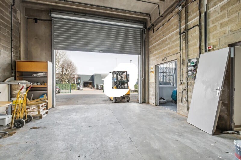 Local d’activités dans Sarcelles à louer - Photo de la construction – Image 2 sur 12