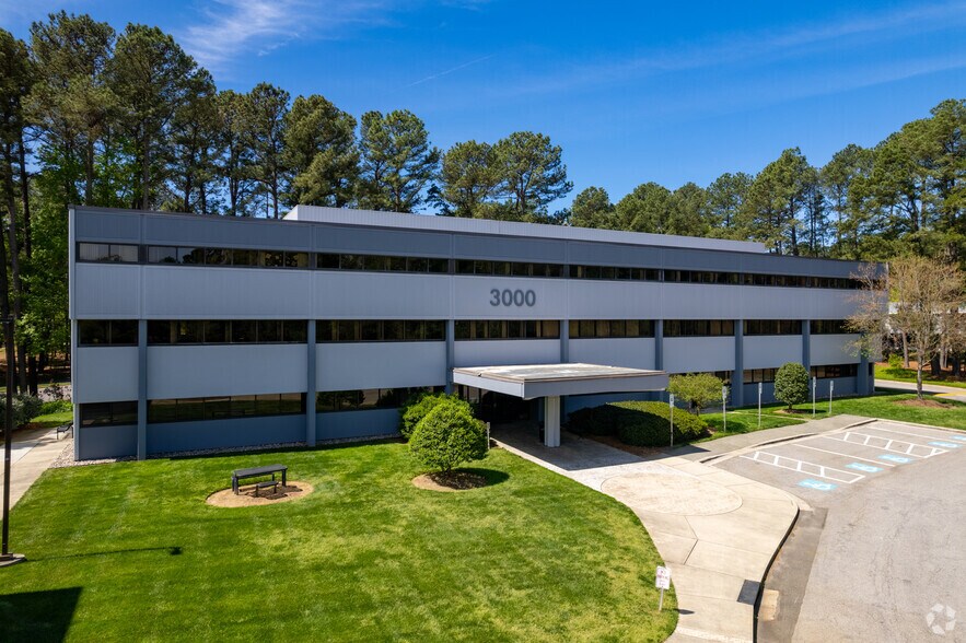 3101 Poplarwood Ct, Raleigh, NC à louer - Photo de l’immeuble – Image 2 sur 16