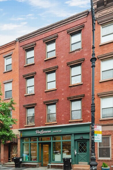 136 Franklin St, Brooklyn, NY à vendre - Photo de l’immeuble – Image 2 sur 13