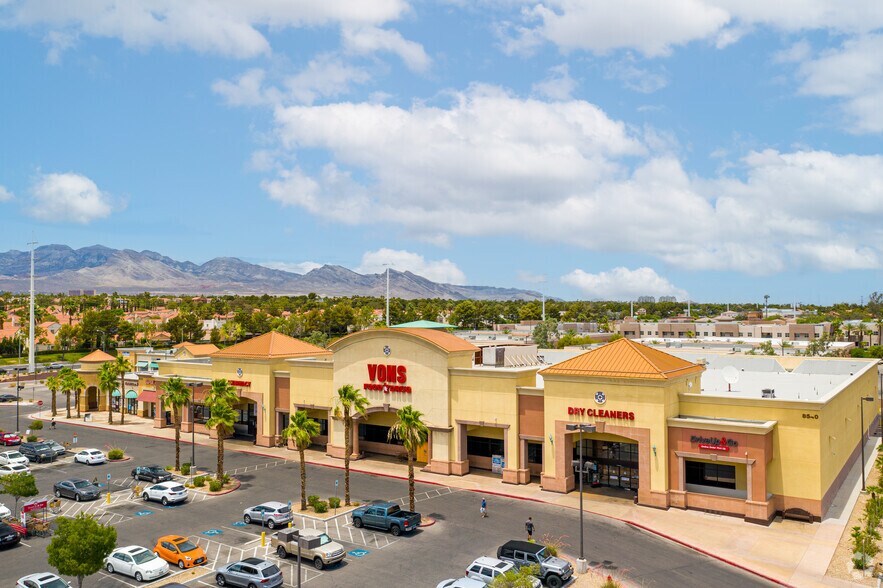 8500-8540 W Desert Inn Rd, Las Vegas, NV à louer - Photo de l’immeuble – Image 2 sur 5