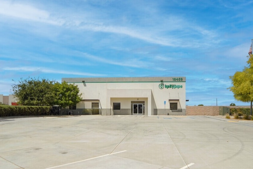 19459 Flightpath Way, Bakersfield, CA à louer Photo de l’immeuble– Image 1 sur 12