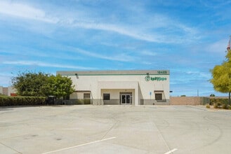 19459 Flightpath Way, Bakersfield, CA à louer Photo de l’immeuble– Image 1 sur 12
