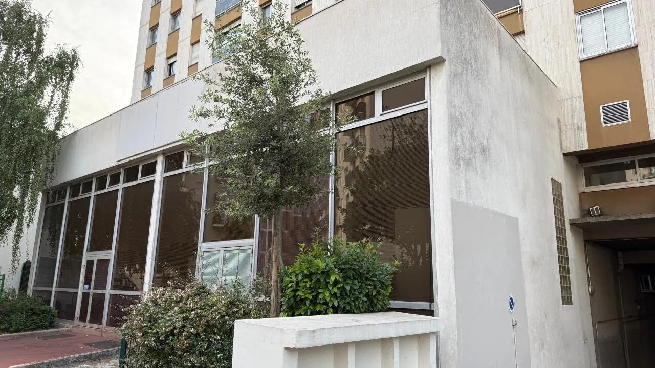 Local d'activités dans Montrouge à vendre Photo de l’immeuble– Image 1 sur 12