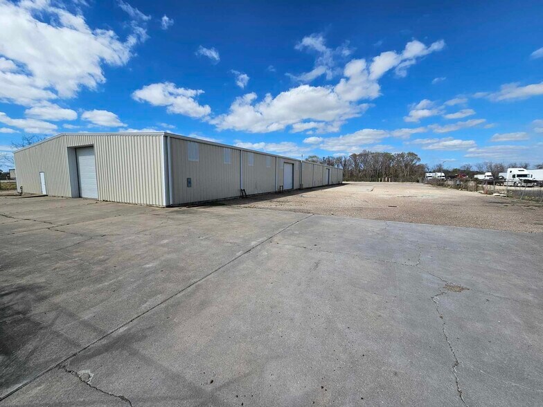13523 Conklin Ln, Houston, TX à louer - Photo de l’immeuble – Image 2 sur 7