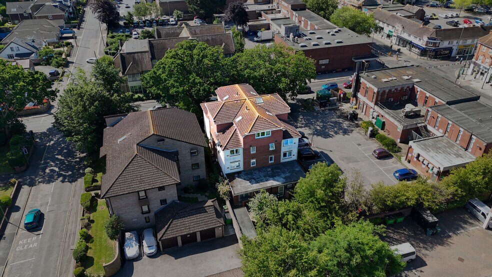 1 Ashley Rd, New Milton à vendre - Photo de l’immeuble – Image 1 sur 3