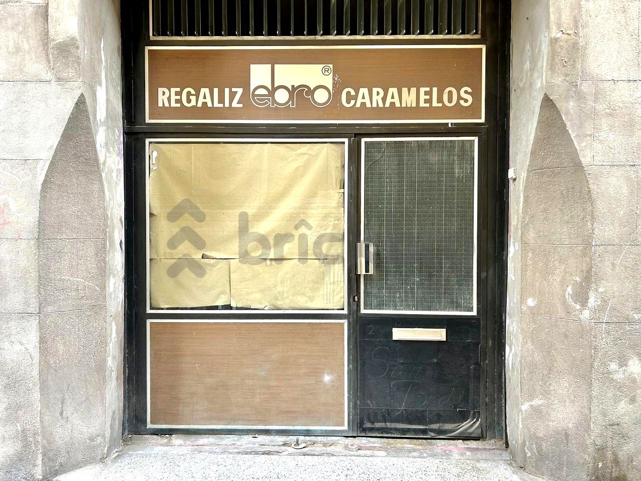 Local commercial dans Barcelone, Barcelona à louer Photo de l’immeuble– Image 1 sur 13