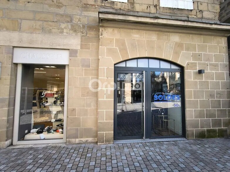 Local commercial dans Brive-la-Gaillarde à louer - Photo de l’immeuble – Image 2 sur 3