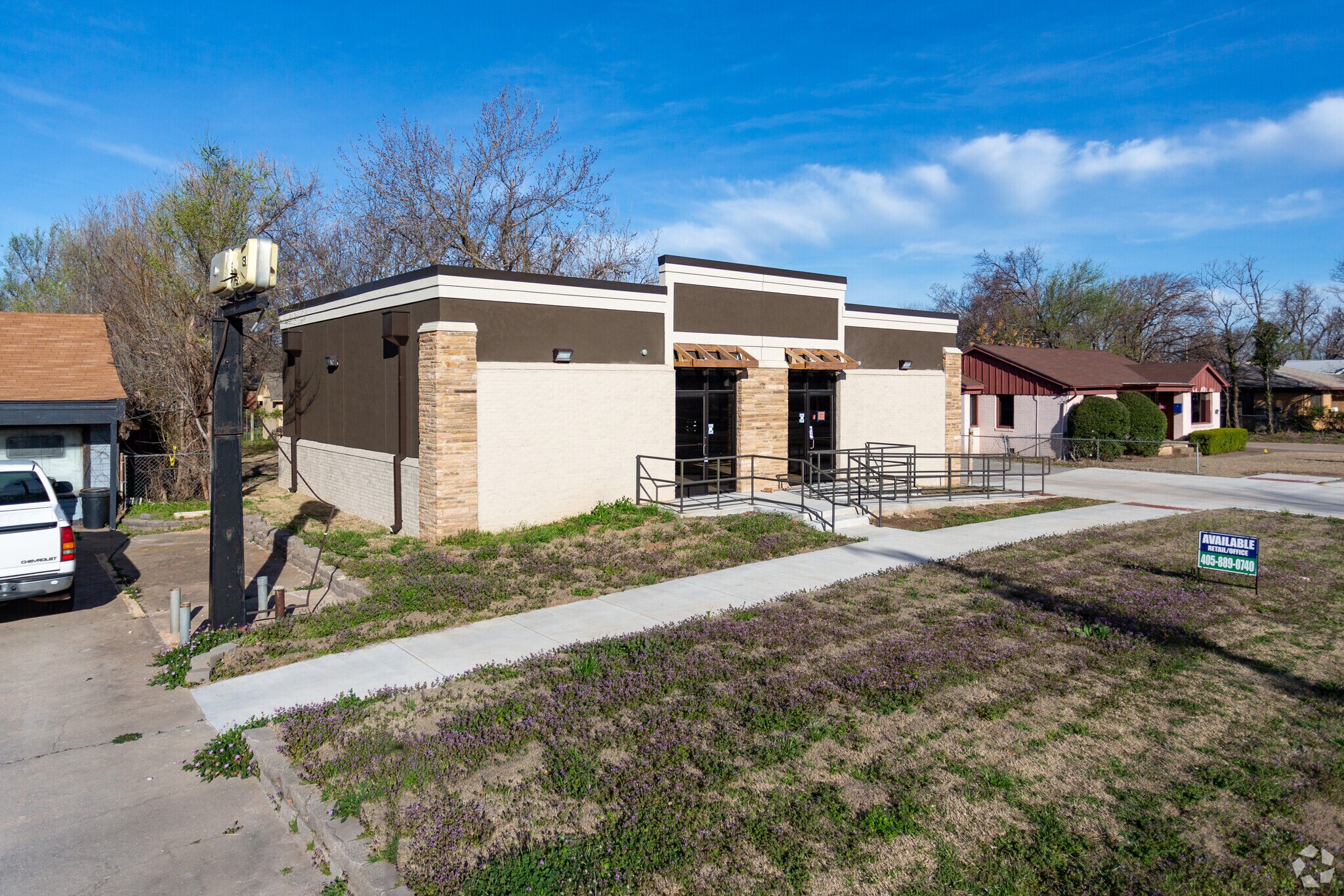 3411 N Rockwell Ave, Bethany, OK à louer Photo principale– Image 1 sur 4