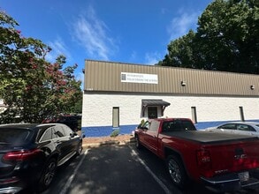 1385 Weber Industrial Dr, Cumming, GA à louer Photo intérieure– Image 2 sur 40
