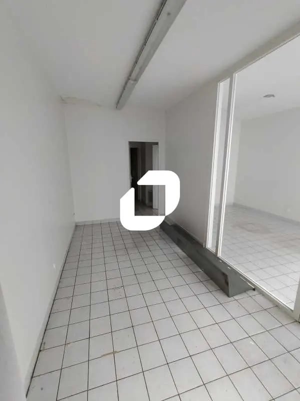 Bureau dans Saint-Mandé à vendre Photo de l’immeuble– Image 1 sur 12