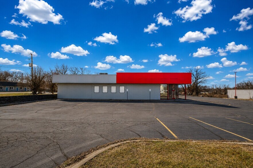 1405 Columbia Ave W, Battle Creek, MI à louer - Photo de l’immeuble – Image 2 sur 6