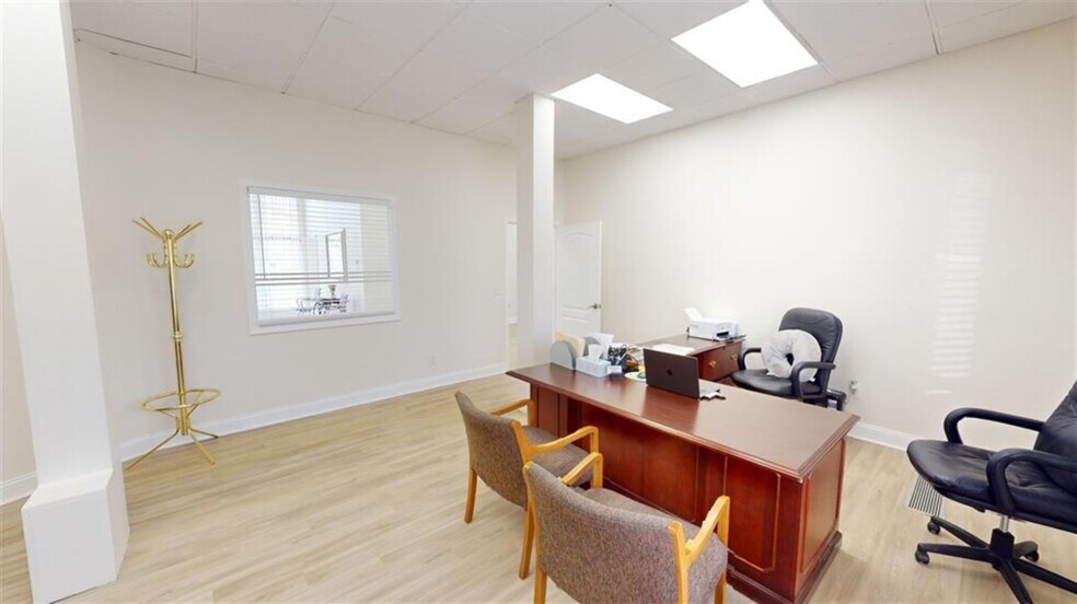 218 W Main St, Auburn, KY à vendre - Photo de l’immeuble – Image 3 sur 18