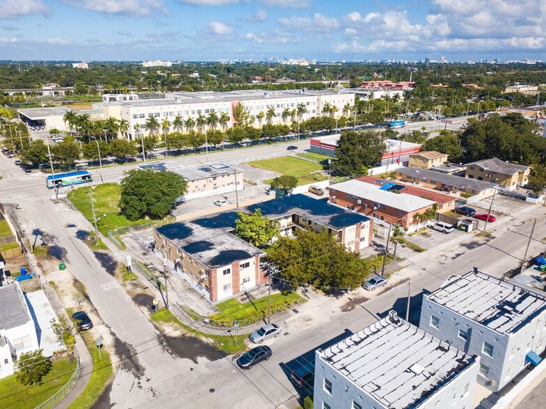 1895 NW 35th St, Miami, FL à vendre - Photo de l’immeuble – Image 3 sur 9