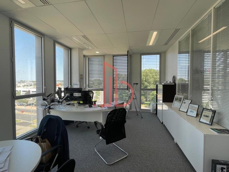 Bureau dans Bordeaux à louer - Photo intérieure – Image 3 sur 8