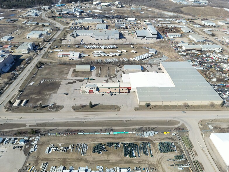 7740 40 Ave, Red Deer, AB à louer - Photo de l’immeuble – Image 2 sur 3