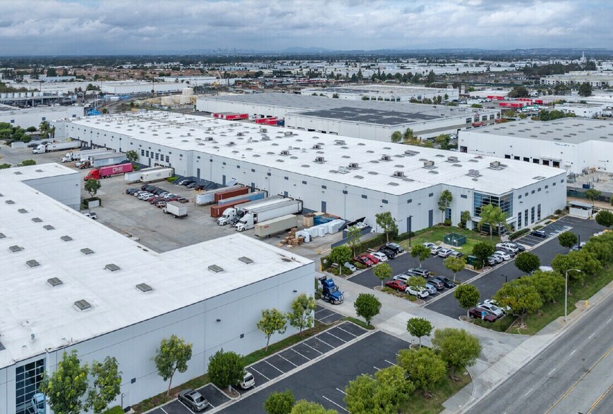 10715 Shoemaker Ave, Santa Fe Springs, CA à louer - Aérien – Image 1 sur 8