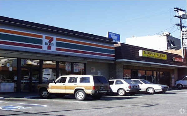 1449 S La Cienega Blvd, Los Angeles, CA à louer - Photo de l’immeuble – Image 3 sur 4