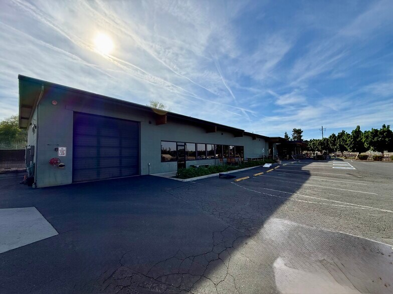 100 SW Division St, Bend, OR à louer - Photo de l’immeuble – Image 3 sur 11
