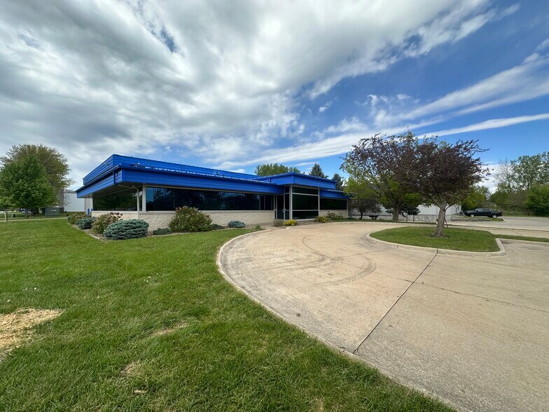 2222 Heinz Rd, Iowa City, IA à louer - Photo de l’immeuble – Image 2 sur 3
