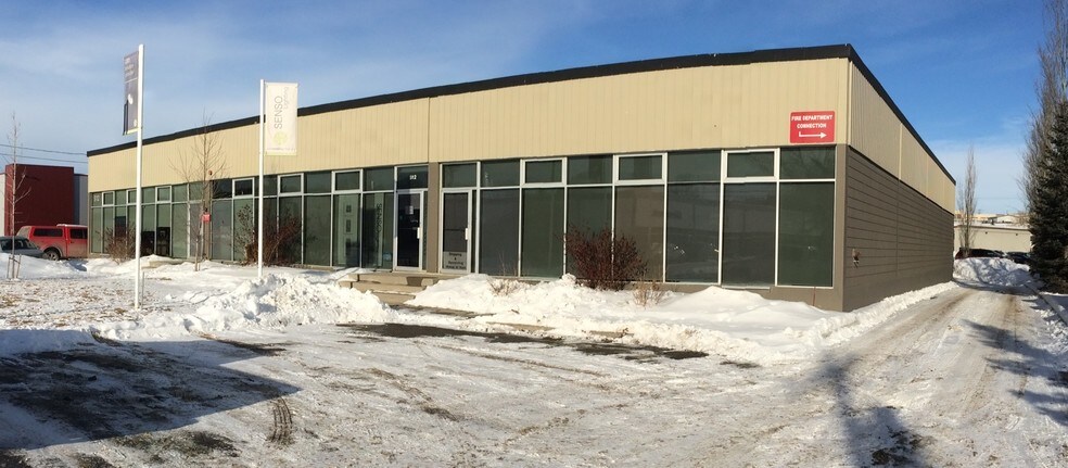 512 Manitou Rd, Calgary, AB à louer - Photo de l’immeuble – Image 2 sur 23