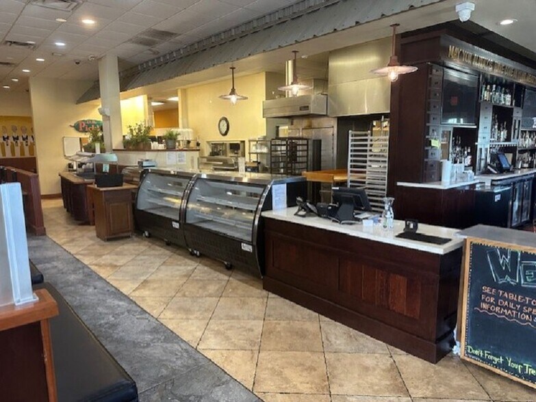 400 S Nova Rd, Ormond Beach, FL à louer - Photo de l’immeuble – Image 2 sur 15