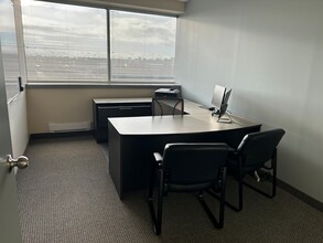 107 Walker Dr, Brampton, ON à louer Photo intérieure– Image 2 sur 5