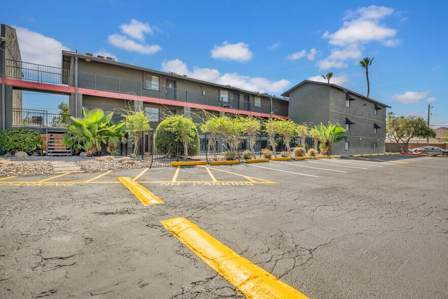 2424 E Grandview Rd, Phoenix, AZ à vendre - Photo de l’immeuble – Image 3 sur 19